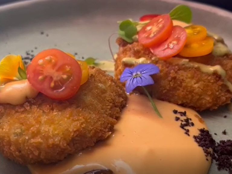 tuna belly quinoa cakes